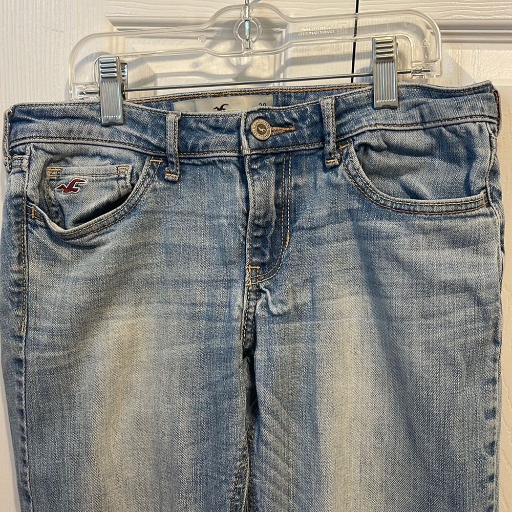 Hollister size 7S Jeans- small stain on the front (see picture)